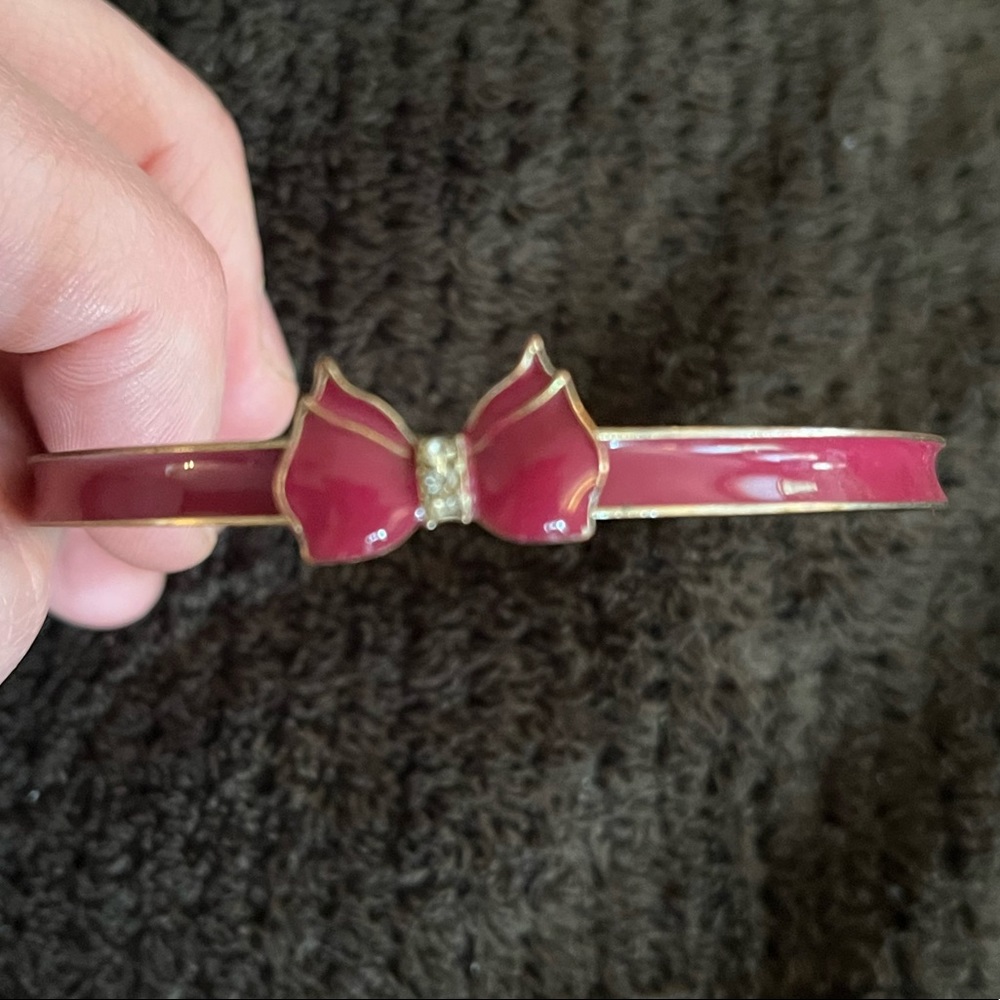 Cute pink bow bracelet